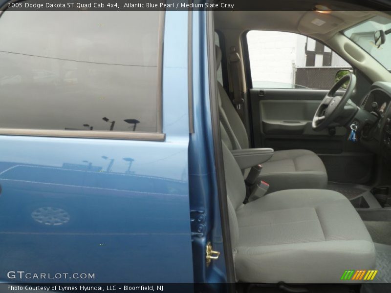 Atlantic Blue Pearl / Medium Slate Gray 2005 Dodge Dakota ST Quad Cab 4x4