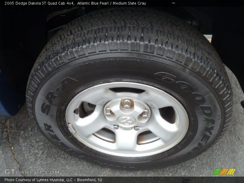 Atlantic Blue Pearl / Medium Slate Gray 2005 Dodge Dakota ST Quad Cab 4x4