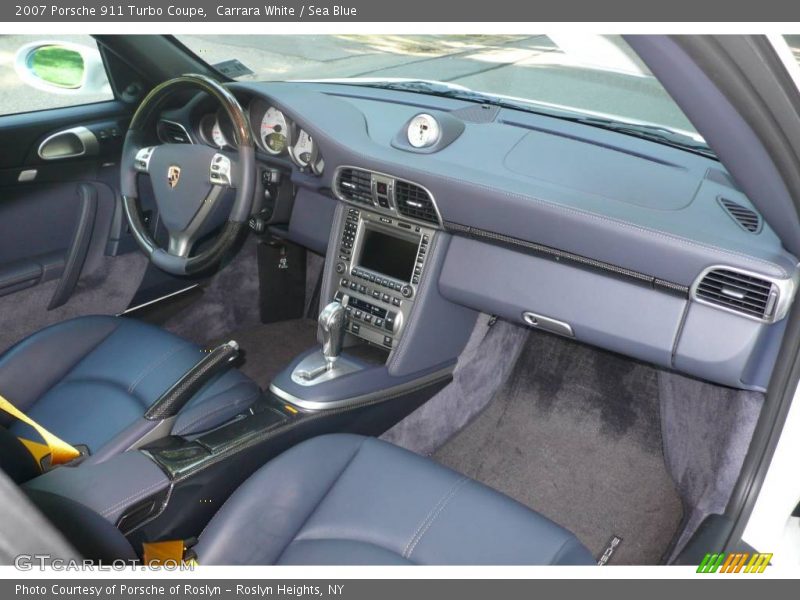 Dashboard of 2007 911 Turbo Coupe