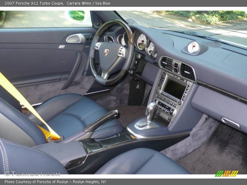 Dashboard of 2007 911 Turbo Coupe