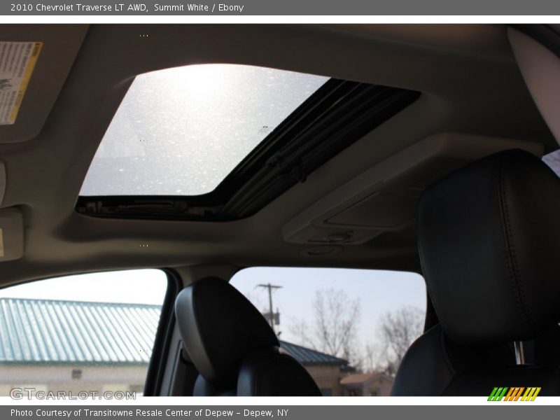 Summit White / Ebony 2010 Chevrolet Traverse LT AWD