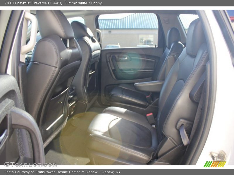 Summit White / Ebony 2010 Chevrolet Traverse LT AWD