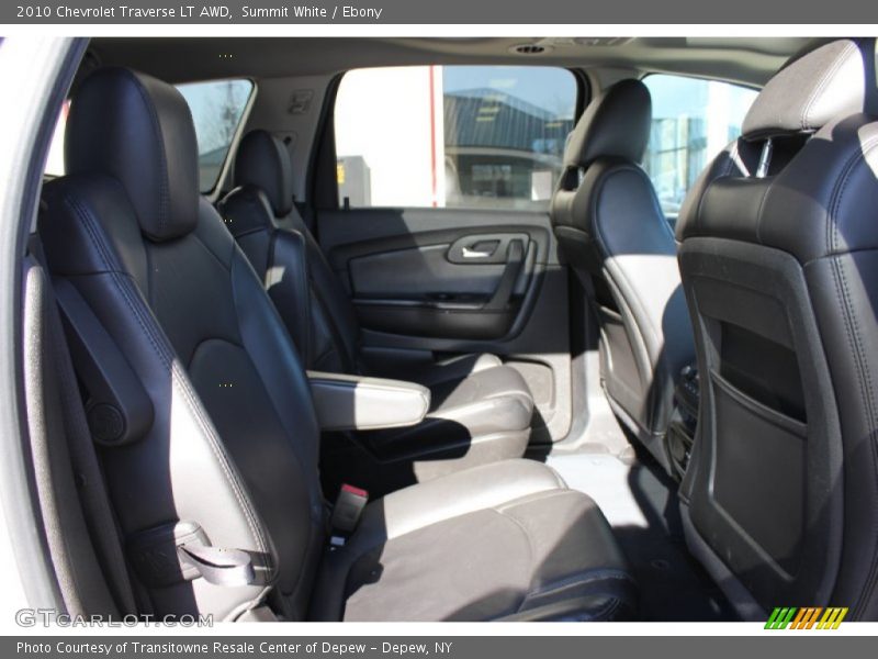 Summit White / Ebony 2010 Chevrolet Traverse LT AWD