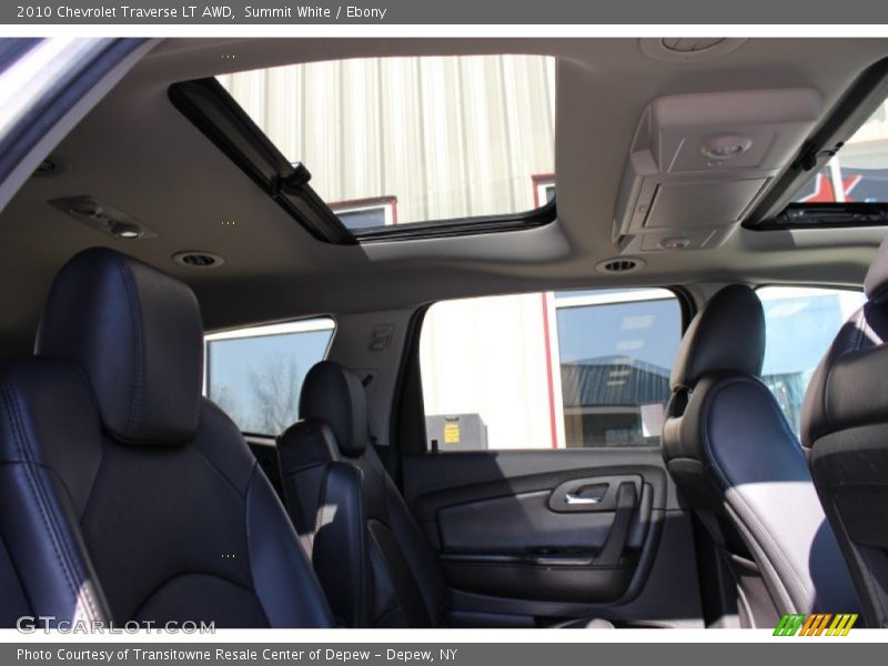 Summit White / Ebony 2010 Chevrolet Traverse LT AWD