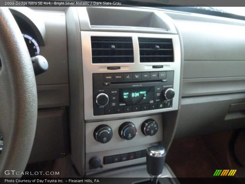 Bright Silver Metallic / Dark Slate Gray 2009 Dodge Nitro SE 4x4