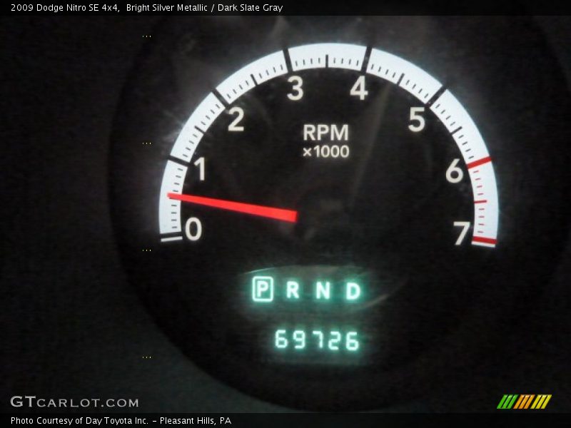 Bright Silver Metallic / Dark Slate Gray 2009 Dodge Nitro SE 4x4