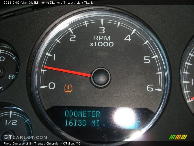 White Diamond Tricoat / Light Titanium 2012 GMC Yukon XL SLT