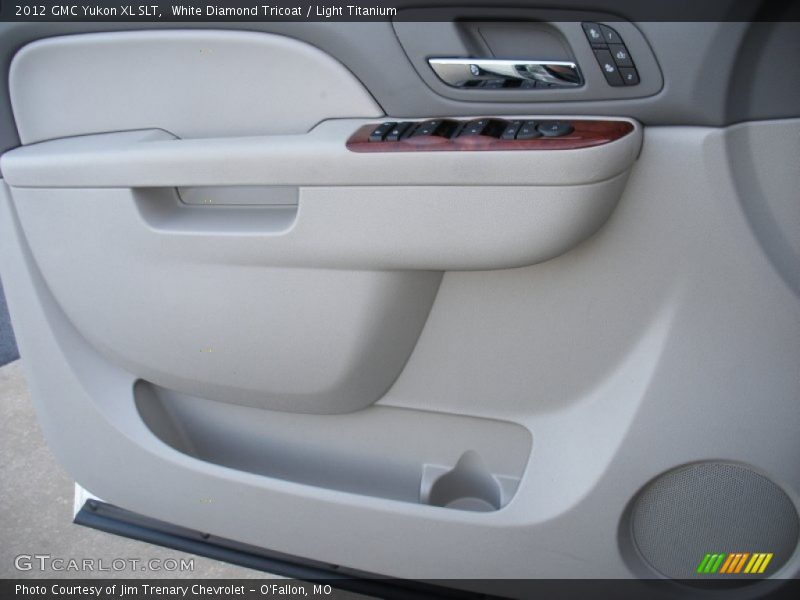 White Diamond Tricoat / Light Titanium 2012 GMC Yukon XL SLT