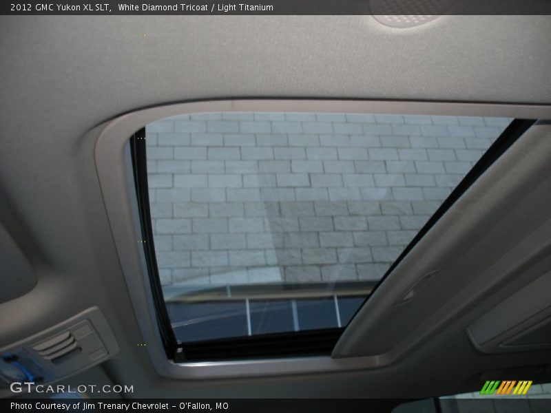 White Diamond Tricoat / Light Titanium 2012 GMC Yukon XL SLT