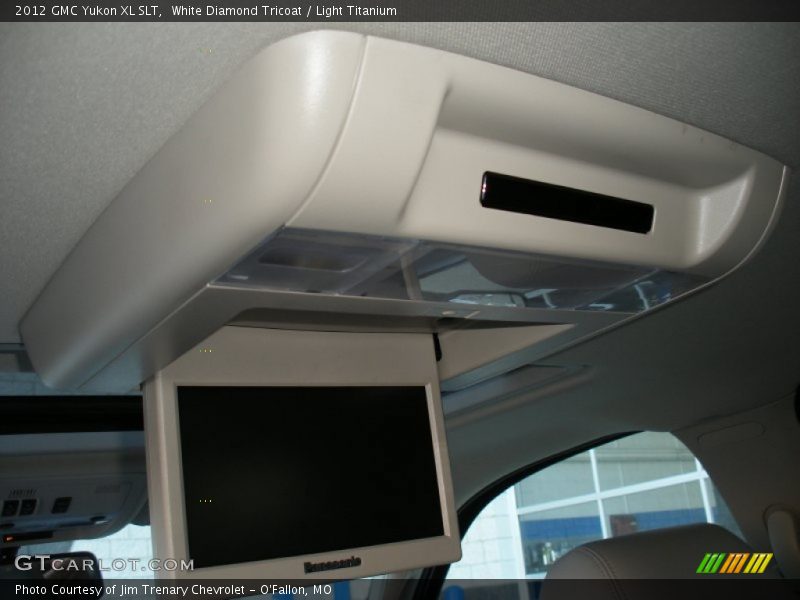 White Diamond Tricoat / Light Titanium 2012 GMC Yukon XL SLT