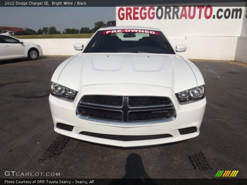 Bright White / Black 2012 Dodge Charger SE