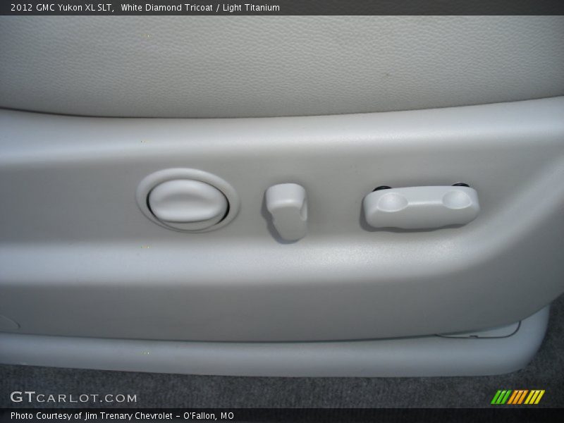 White Diamond Tricoat / Light Titanium 2012 GMC Yukon XL SLT
