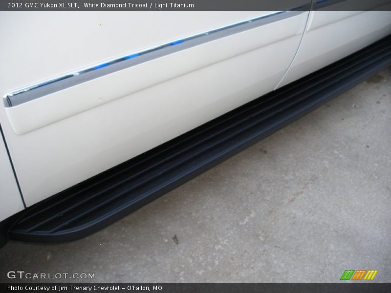 White Diamond Tricoat / Light Titanium 2012 GMC Yukon XL SLT