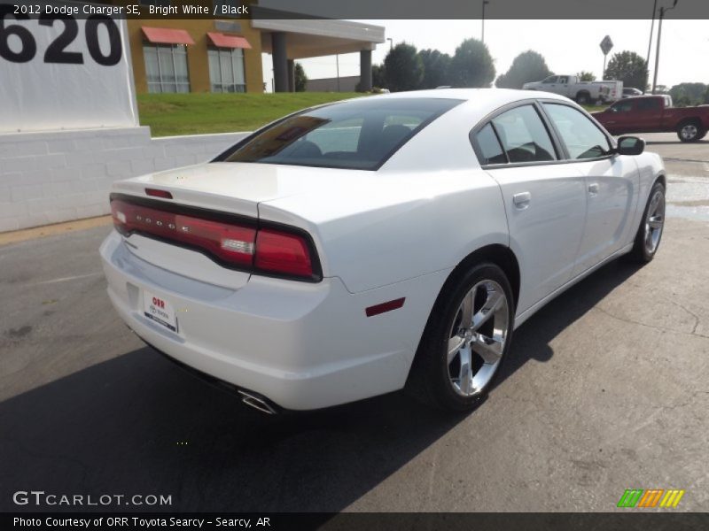 Bright White / Black 2012 Dodge Charger SE