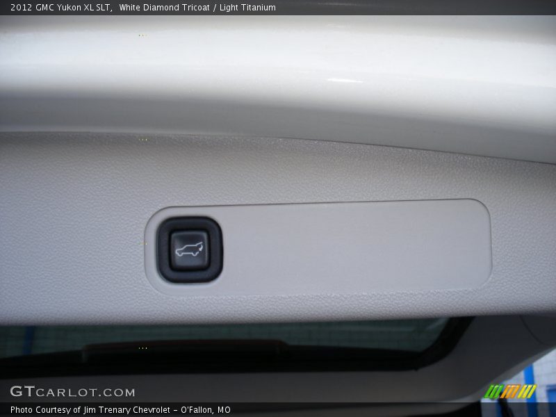 White Diamond Tricoat / Light Titanium 2012 GMC Yukon XL SLT