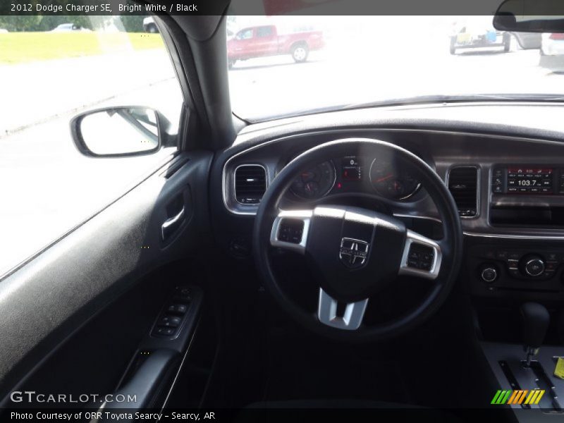 Bright White / Black 2012 Dodge Charger SE