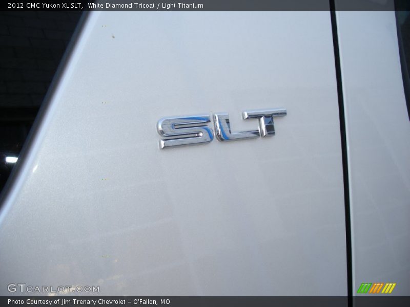 White Diamond Tricoat / Light Titanium 2012 GMC Yukon XL SLT