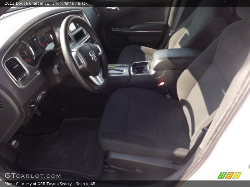 Bright White / Black 2012 Dodge Charger SE