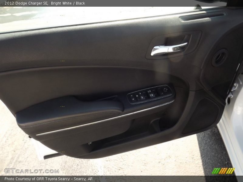 Bright White / Black 2012 Dodge Charger SE