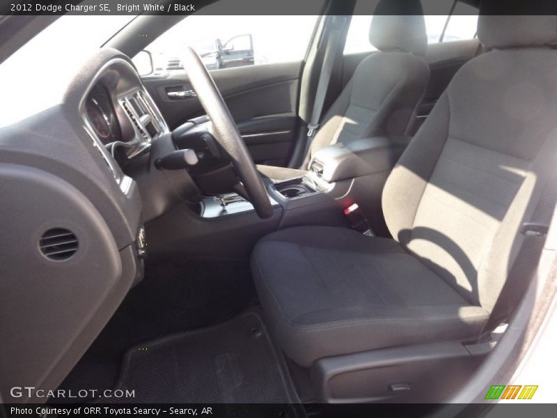 Bright White / Black 2012 Dodge Charger SE