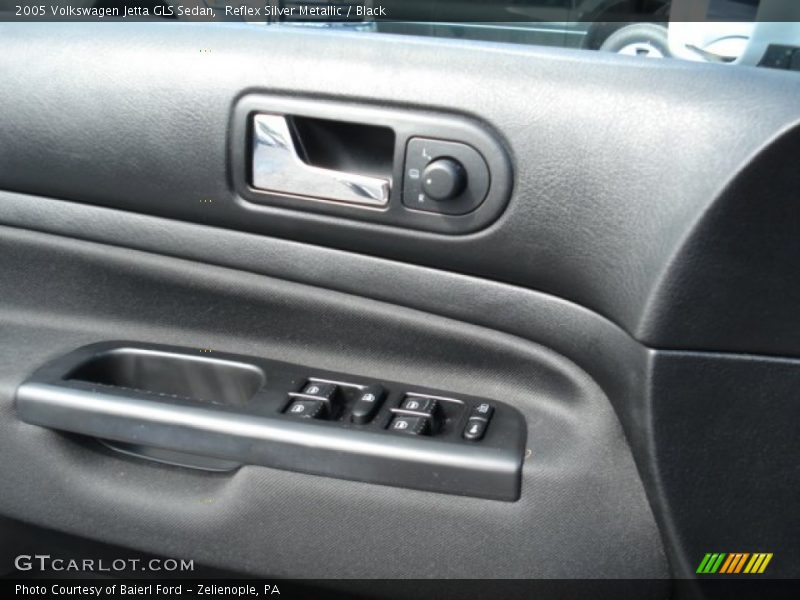 Reflex Silver Metallic / Black 2005 Volkswagen Jetta GLS Sedan