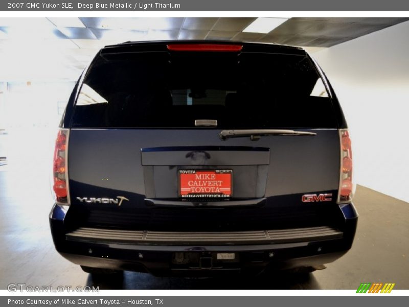 Deep Blue Metallic / Light Titanium 2007 GMC Yukon SLE