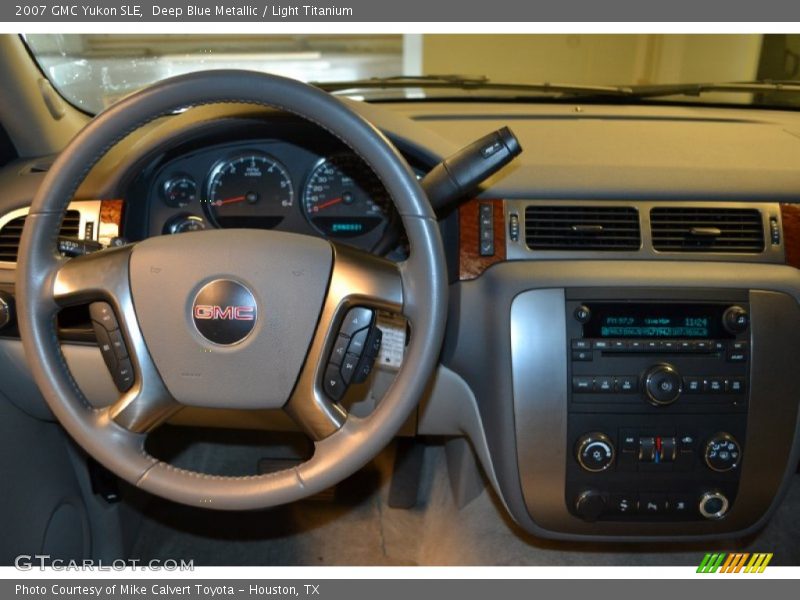 Deep Blue Metallic / Light Titanium 2007 GMC Yukon SLE