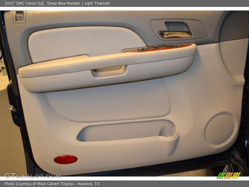 Deep Blue Metallic / Light Titanium 2007 GMC Yukon SLE