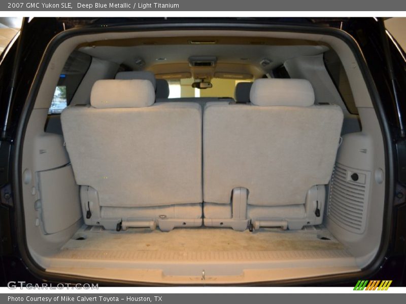 Deep Blue Metallic / Light Titanium 2007 GMC Yukon SLE