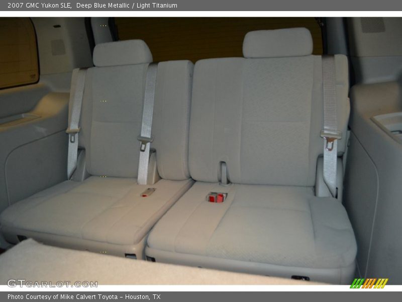 Deep Blue Metallic / Light Titanium 2007 GMC Yukon SLE