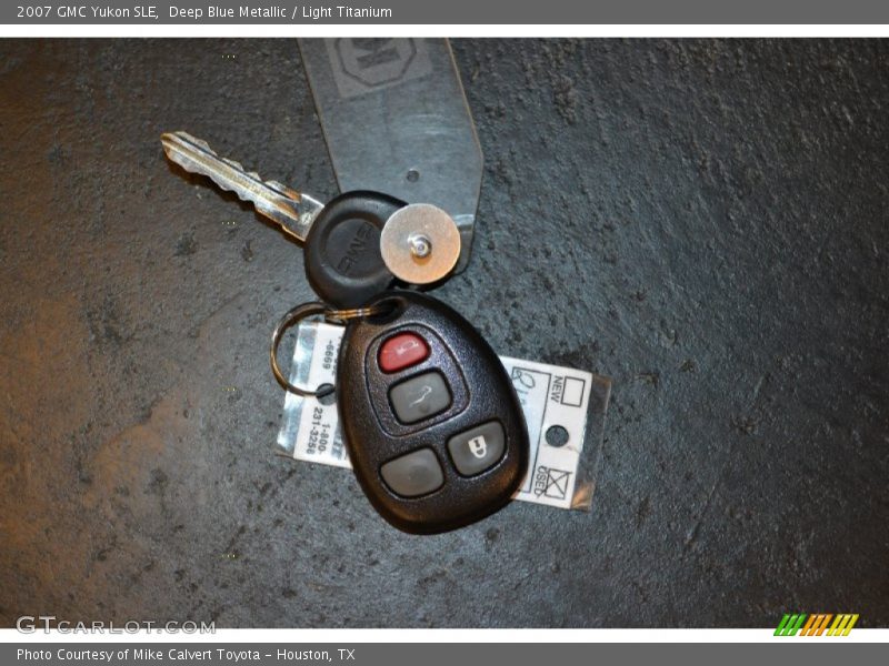 Deep Blue Metallic / Light Titanium 2007 GMC Yukon SLE