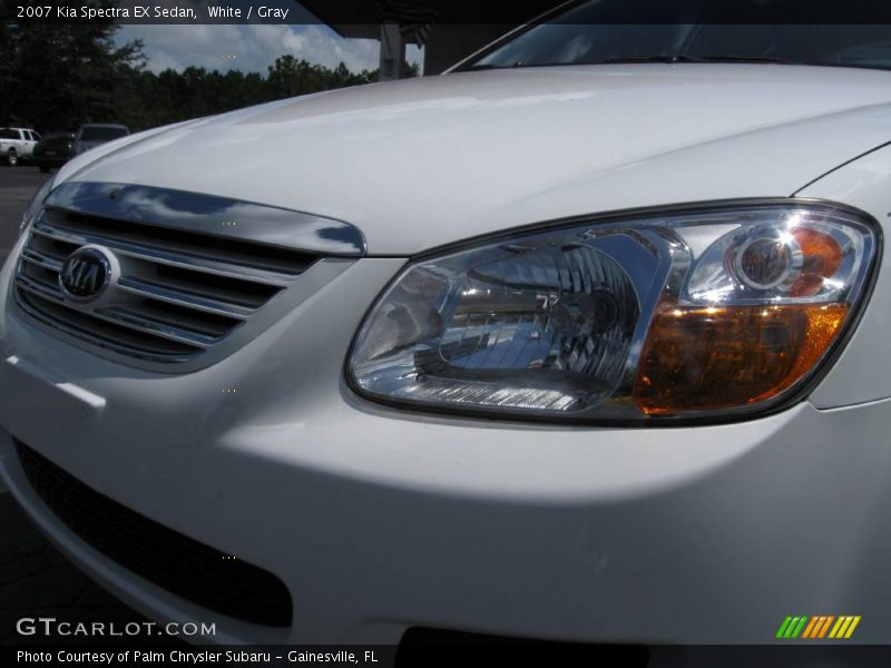 White / Gray 2007 Kia Spectra EX Sedan