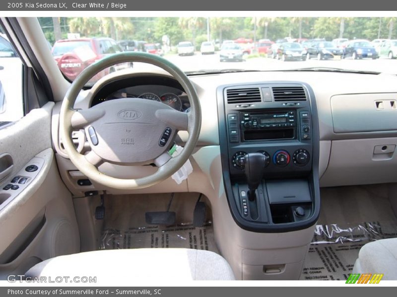 Clear White / Beige 2005 Kia Sedona LX