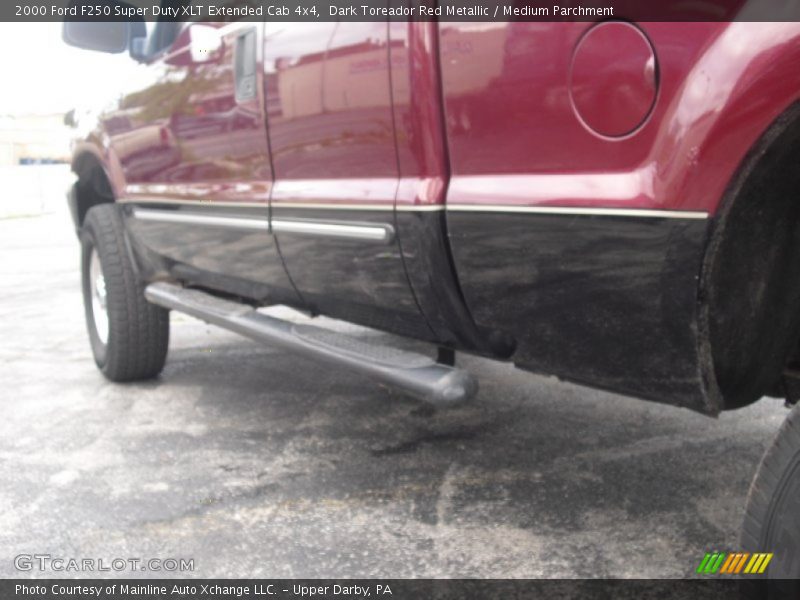 Dark Toreador Red Metallic / Medium Parchment 2000 Ford F250 Super Duty XLT Extended Cab 4x4
