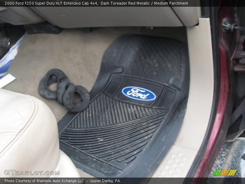 Dark Toreador Red Metallic / Medium Parchment 2000 Ford F250 Super Duty XLT Extended Cab 4x4