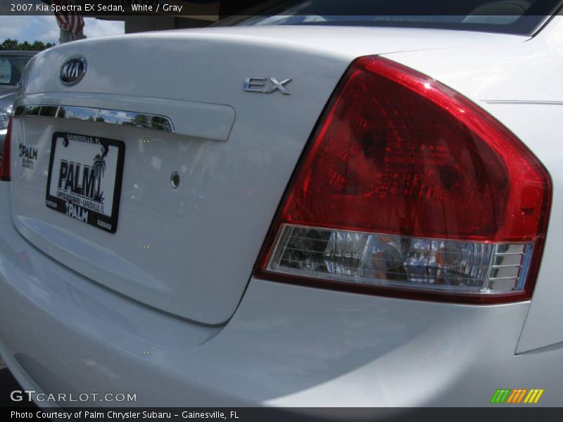 White / Gray 2007 Kia Spectra EX Sedan