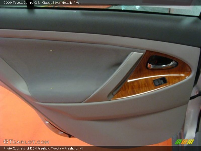 Classic Silver Metallic / Ash 2009 Toyota Camry XLE