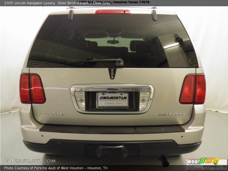 Silver Birch Metallic / Dove Grey 2005 Lincoln Navigator Luxury