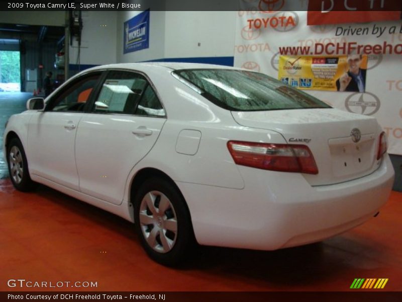 Super White / Bisque 2009 Toyota Camry LE