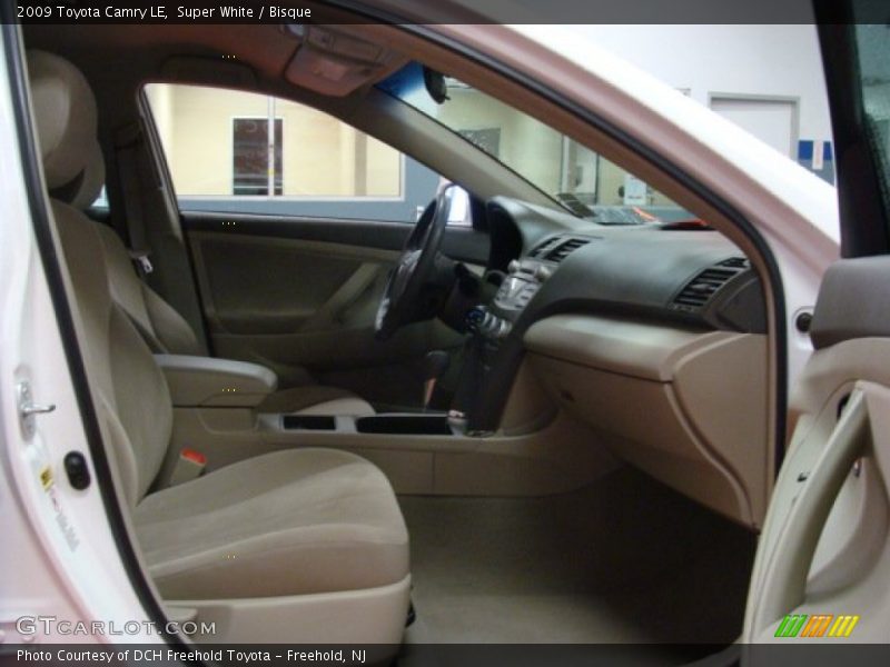 Super White / Bisque 2009 Toyota Camry LE