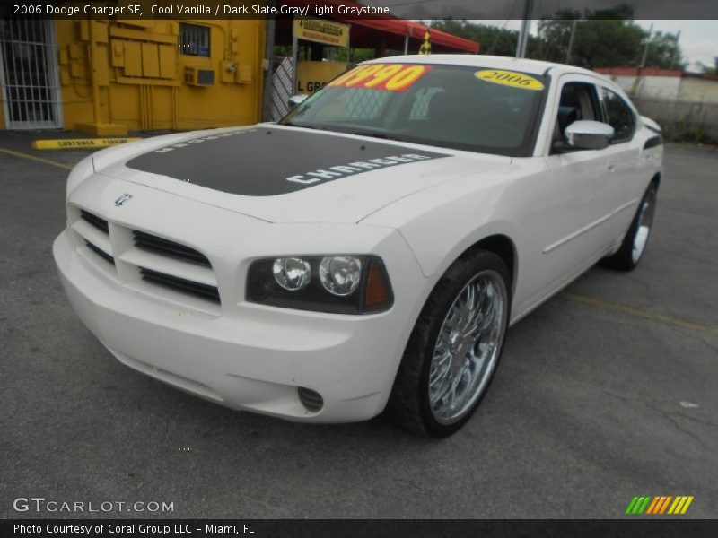 Cool Vanilla / Dark Slate Gray/Light Graystone 2006 Dodge Charger SE