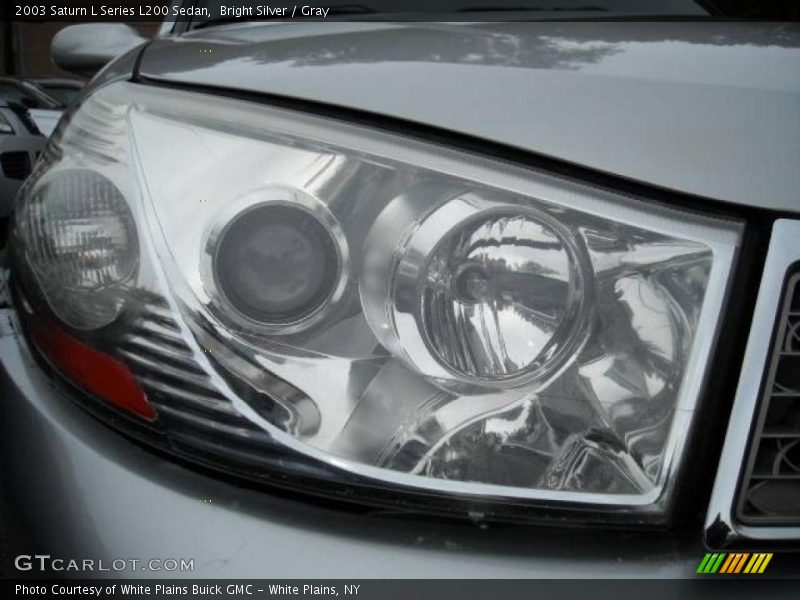 Bright Silver / Gray 2003 Saturn L Series L200 Sedan