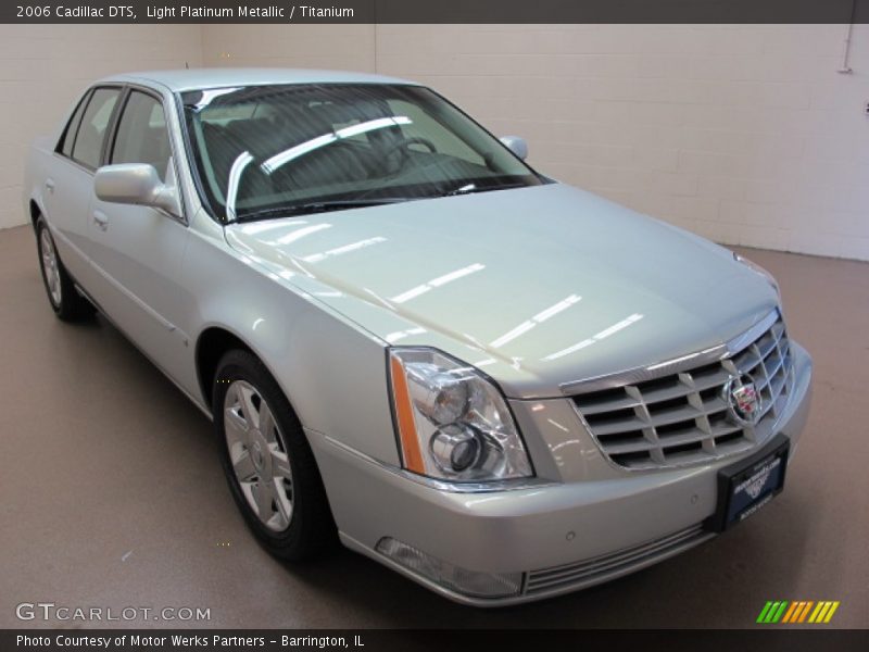 Light Platinum Metallic / Titanium 2006 Cadillac DTS