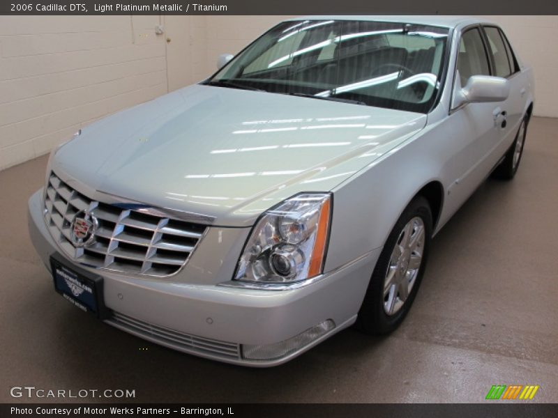 Light Platinum Metallic / Titanium 2006 Cadillac DTS