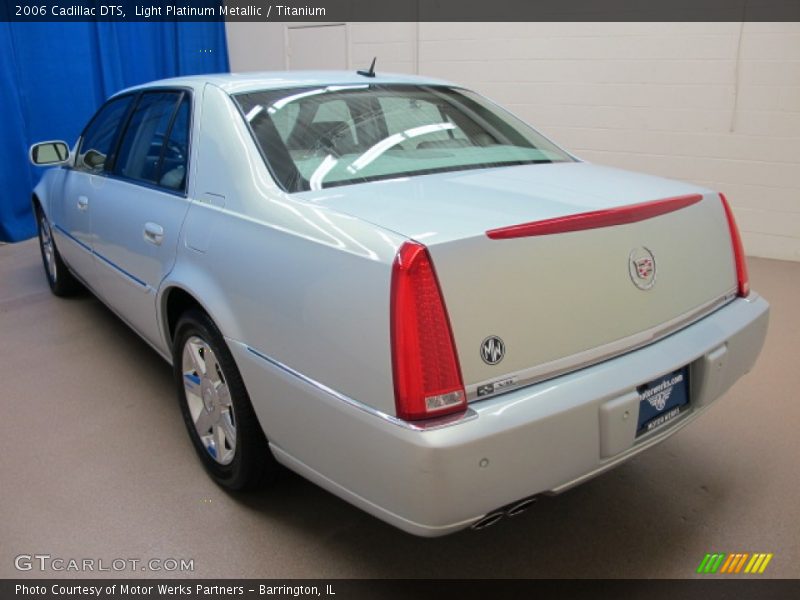 Light Platinum Metallic / Titanium 2006 Cadillac DTS