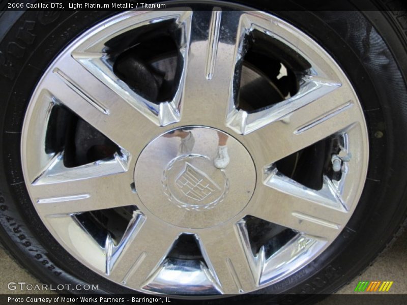 Light Platinum Metallic / Titanium 2006 Cadillac DTS