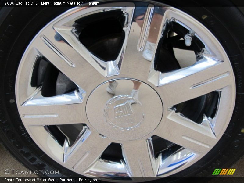 Light Platinum Metallic / Titanium 2006 Cadillac DTS