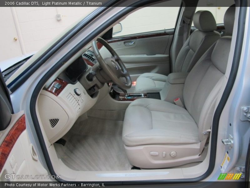 Light Platinum Metallic / Titanium 2006 Cadillac DTS