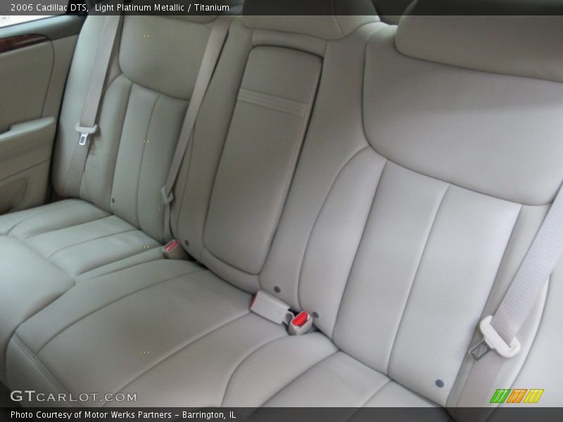 Light Platinum Metallic / Titanium 2006 Cadillac DTS
