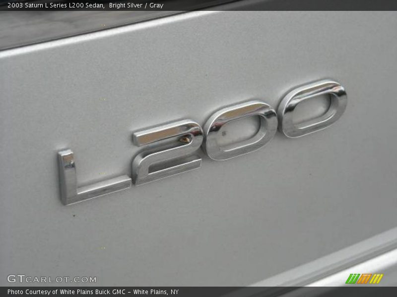 Bright Silver / Gray 2003 Saturn L Series L200 Sedan